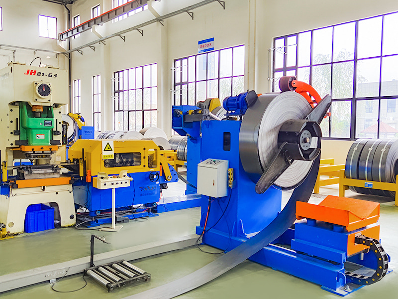Uncoilers Hiodrálacha Cruach Coil